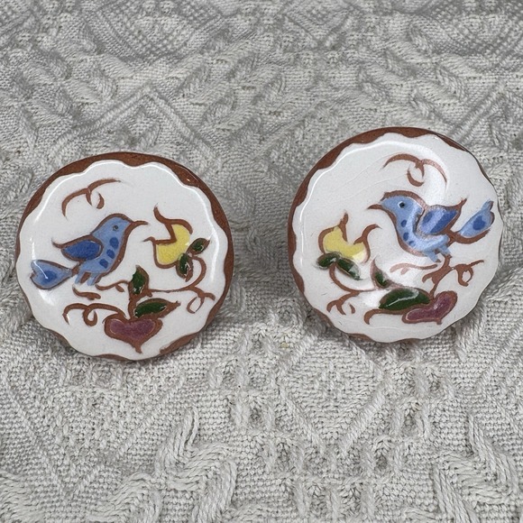 The Unbranded Brand Jewelry - Vintage Folk Art Redware Pottery Bird with Flower Screw Back Round Earrings
